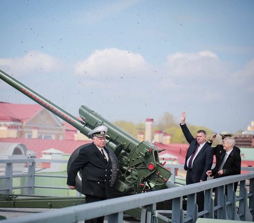 Для Санкт-Петербургский институт